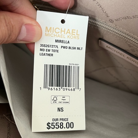 🌼Michael Kors Purse - Picture 9 of 14